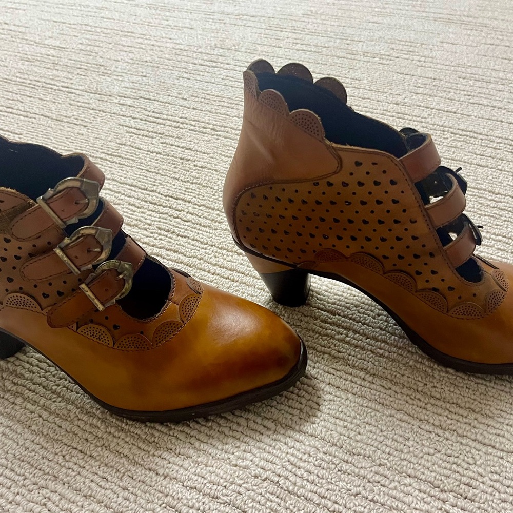 Victorian Brown Leather booties - Women’s SZ 9 US, 39 EU - Steampunk, Gothic